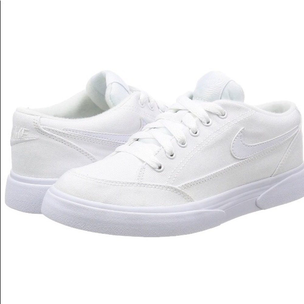 Ladies Nike GTS 16